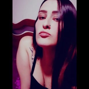 Model - Valentina Lopez cum