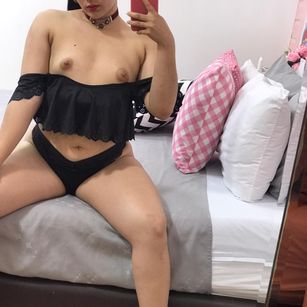 Model - Kimberly Vega latina