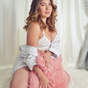 Model - MeganThorner rollplay