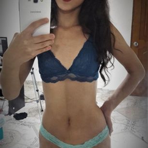 Model - MischaAdams pussy