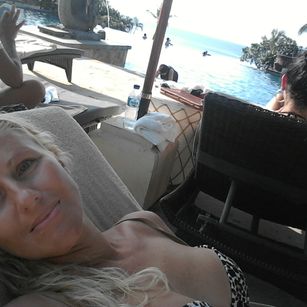 Model - Lady Thania blond