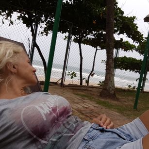 Model - Lady Thania blond