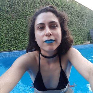 Model - Lori Lago girl