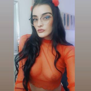 Model - Leslycat latina