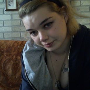 Model - Lucie  Blonde