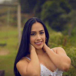 Model - kristenJones brunette