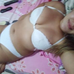 Model - Angelica Red pussy