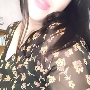 Model - IriWoow brunette