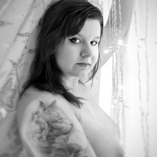 Model - Alysa-Jade curvy