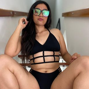 Model - Isabella Brown blowjob