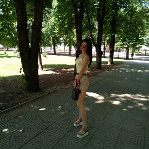 Model - Vanessa attractive