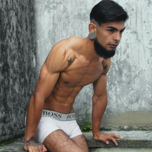 Model - Kenji cum