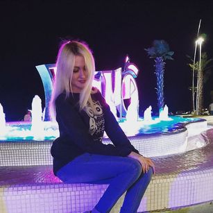 Model - JesieBuny striptease