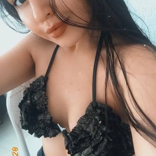 Model - Amy Evans feet