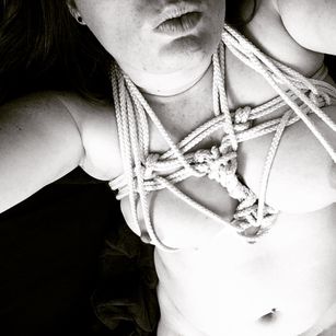 Model - Knotty Girl submissive