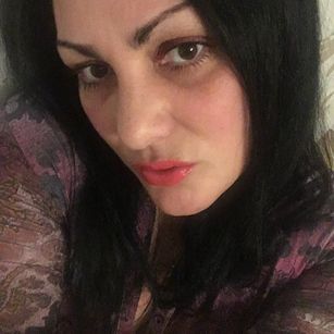 Model - Bella Rosa big