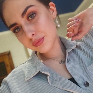 Model - Mel Ri dirty