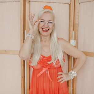 Model - Granny Gloria stockings