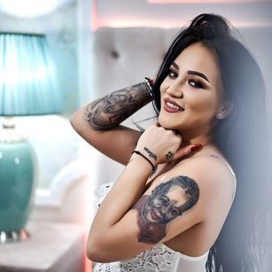 Model - BriannaBond young