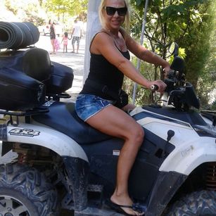 Model - VelvetLily humor