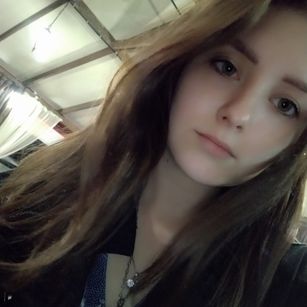 Model - honeyroses feet