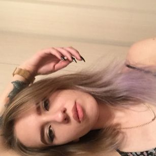 Model - AshleyFlow fetish