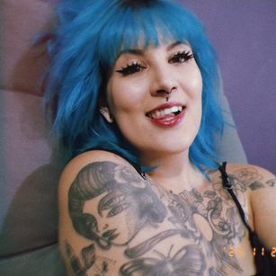 Model - Alaaska piercing