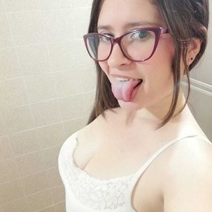 Model - Emilly Williams deepthroat