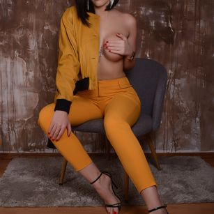 Model - AlettaAnne romantic