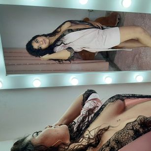 Model - CharlotteWantsU masturbation