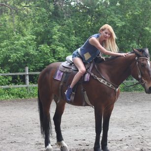 Model - Karamelka satin