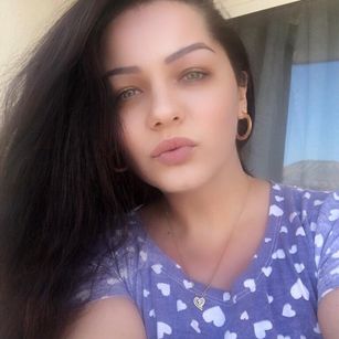 Model - BellaLuna bigtits