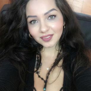 Model - BellaLuna dirtytalk