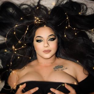 Model - BellaLuna mature