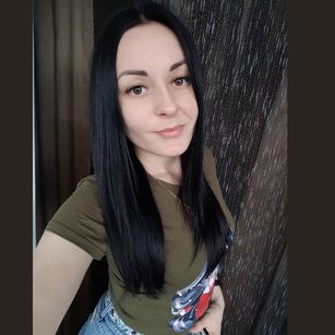 Model - IamBeautyBoss brunette