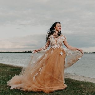 Model - PrettyQueen35 striptease