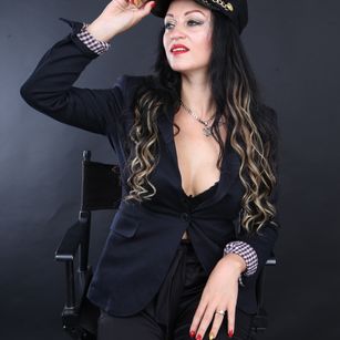 Model - PrettyQueen35 dance