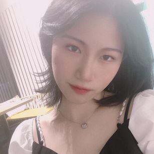 Model - Tongtong youngwoman