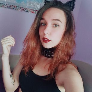 Model - Hanna Margaret feet