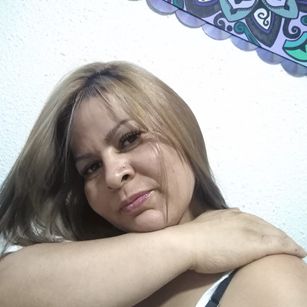 Model - Victoria Saenzz mommy