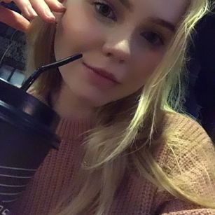 Model - Lilli_Flawless pussy