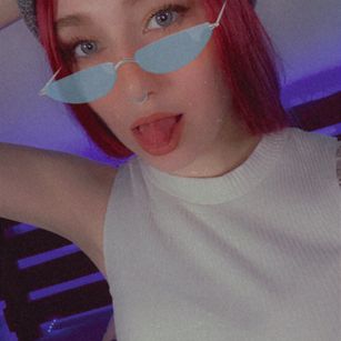 Model - MissLilyy redhead