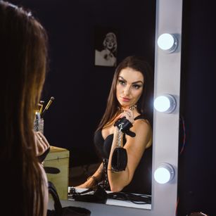 Model - KelseyDoll joi