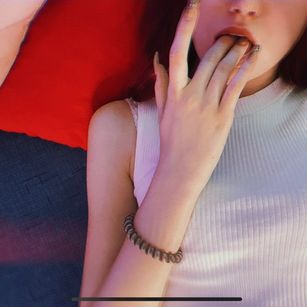 Model - MissLilyy shaved