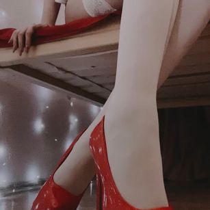 Model - MissLilyy joi