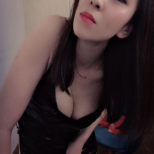 Model - yingying uniform