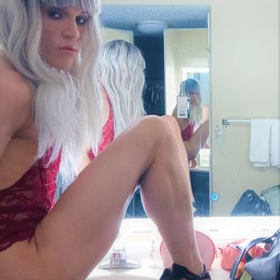 Model - Rylei Doll Shemale