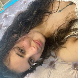 Model - Lea Winter lingerie