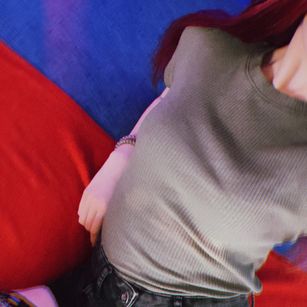 Model - MissLilyy shaved