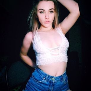 Model - MaryRouds love